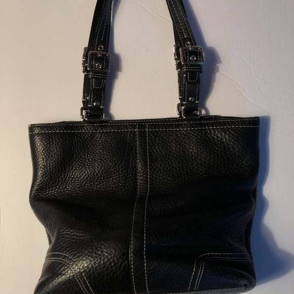 Coach purse - Picture 2 of 4